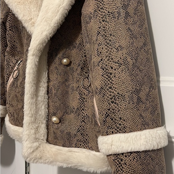 Fall jacket🍂🍁 - Picture 4 of 6